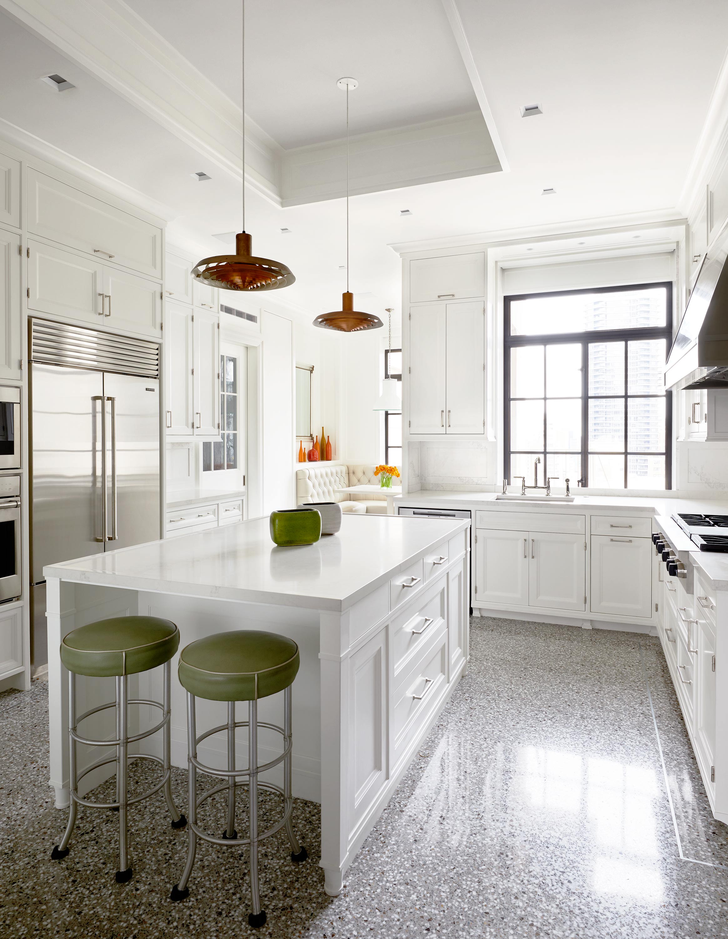 FLagnese_JBMurray_525Park_Kitchen1_1145_45m